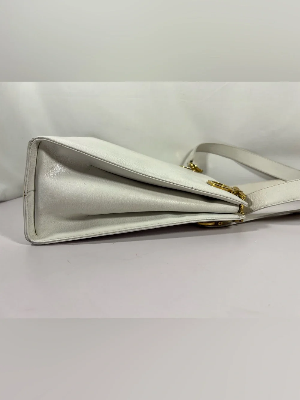 3080: Salvatore Ferragamo Gancini White Leather Shoulder Tote Bag